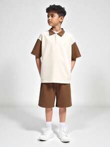 SHEIN Explorewe 2 piezas Camiseta de manga corta casual con cuello polo de parche y pantalones cortos de unicolor para niños - Adecuado para el verano