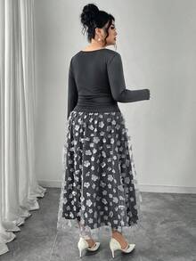 Modelyn Plus Size Women Elegant Knitted Pleated Mesh Patchwork Embroidered Dress - Grey - View 2