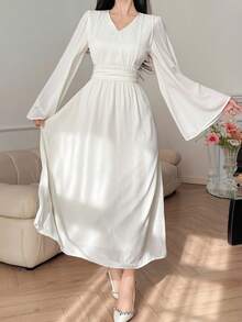 DAZY Váy dài vừa phải, tay loe, cổ chữ V màu trơn, nhún eo thanh lịch dành cho nữ - trắng - Xem 3