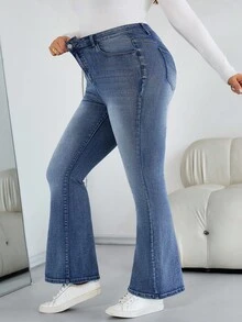 SHEIN CURVE+ 女士复古秋冬高弹喇叭牛仔裤，适合所有体型，包括万圣节服装、乡村风格女装和时尚秋季单品。 - 中等水洗藍 - 查看 6