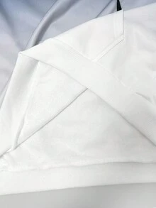 Manfinity Homme هودي رجالي بتصميم أكمام راجلان مطبوع رقميًا بتدرج لون وحرف B، هدية مثالية للحبيب أو الزوج، هودي كاجوال للجيم بتأثير أومبير، خريفي - متعدد الألوان - مشاهدة 8