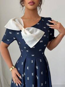 Elenzga 新款时尚夏季短袖 V 领大蝴蝶结装饰中腰飘逸优雅连衣裙，适合派对、购物、度假等场合 - 藏蓝色 - 查看 3