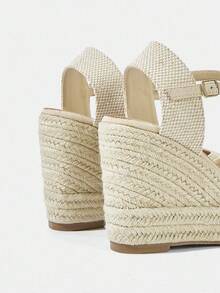 Styleloop 女士时尚银色坡跟粗带凉鞋，适合万圣节、圣诞节、派对、音乐节、秋季 - 米色 - 查看 4