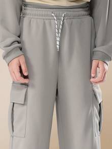 SUMWON Zweiteiler aus Hoodie-Sweatshirt und Cargo-Jogginghose mit Farbblockdesign, Kordelzug in der Taille, weites Bein, Streetstyle, lässige Herbst-/Wintermode - Grau - Übersicht 8