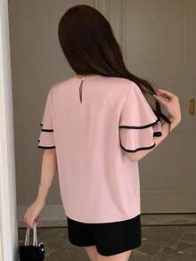 DAZY 优雅女士双层荷叶边下摆短袖衬衫，撞色边缘细节和圆领，新年前夜，短袖上衣夏季 - 粉色 - 查看 3