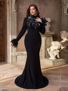 Aureia فستان أنيق طويل الأكمام بياقة عالية مزين بالريش والخرز اليدوي، مناسب للزفاف والحفلات والمناسبات، فستان سهرة مطرز بشكل مكثف (ريش الرومي)