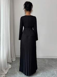 Elenzga 2 件套：优雅方领单排扣长袖上衣和超长褶裙 - 黑色 - 查看 2