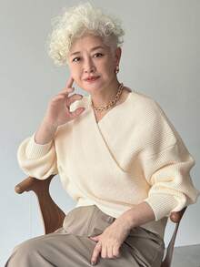 FRIFUL 女式纯色 V 领落肩长袖交叉设计宽松休闲百搭毛衣，秋冬 - 米色 - 查看 6