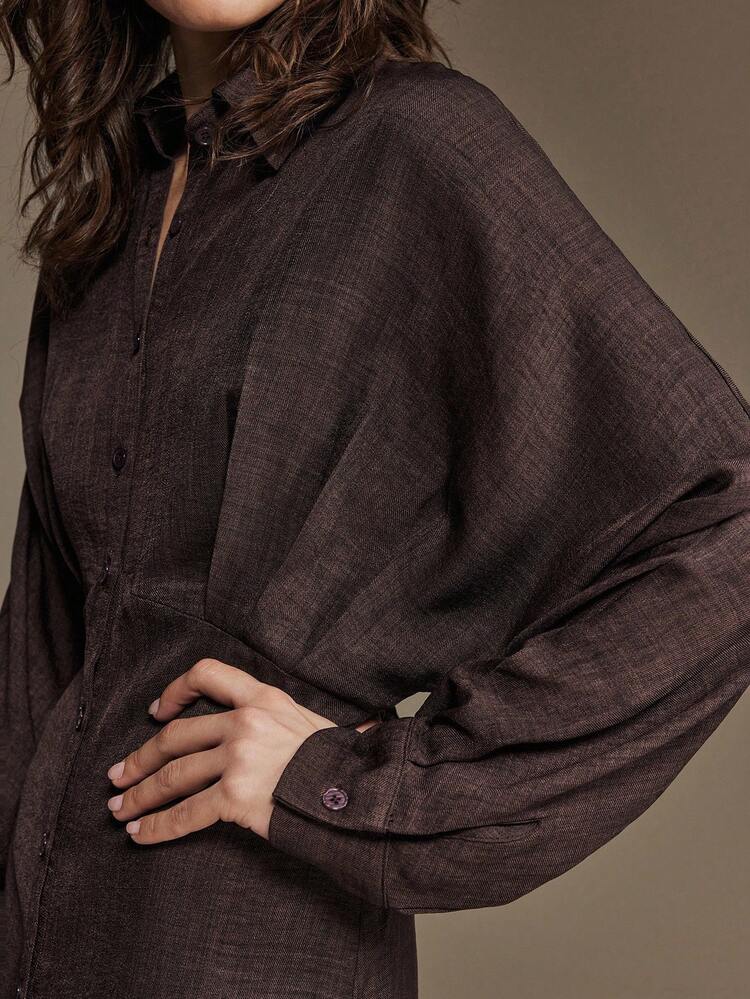 2026 Spring/Summer Women's Elegant Minimalist Design Party Dress, Waist Cinched, Pleated, Long Sleeve, Dark Coffee Color, Chic Urban Casual Versatile Vacation Dress, Loose Fit, Lapel Collar, Waist Cinched, Pleated, Casual Versatile, Korean Style Commute, Batwing Long Sleeve Single-Breasted Shirt Dress