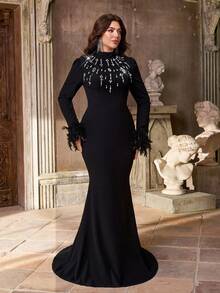 Aureia فستان أنيق طويل الأكمام بياقة عالية مزين بالريش والخرز اليدوي، مناسب للزفاف والحفلات والمناسبات، فستان سهرة مطرز بشكل مكثف (ريش الرومي)