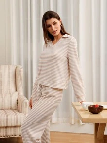 SHEIN 女士休闲提花针织领长袖上衣和裤子家居服套装舒适优雅细节，秋季服装 - 卡其色 - 查看 2