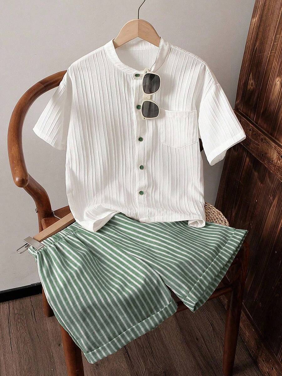 SHEIN Vintaside Kids 2 件套青少年男孩通勤休闲纹理条纹面料立领衬衫和条纹短裤，舒适时尚 - 彩色 - 查看 1