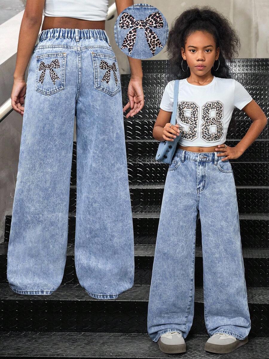 Jeans vintage années 90 pour préadolescentes, imprimé léopard, poches larges, taille basse, denim polyvalent à jambes évasées, style Y2K. Tenues pour enseignantes, tenues de rentrée scolaire, robes d'église, tenues casual chic pour filles, robes en jean cargo, pantalons larges d'automne/hiver pour filles. Jeans en denim à jambes longues et évasées avec imprimé léopard pour adolescentes. Jeans en denim à jambes évasées et imprimé léopard marron pour le style streetwear des adolescentes - Jean clair - Voir 1