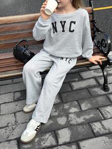 SHEIN 两件套少女休闲日常百搭时尚街头风字母印花宽松针织露肩保暖卫衣套装，Y2K风格秋冬款，适合冬季、休闲、学院风、可爱休闲风和复古风，非常适合秋冬季休闲、日常穿着和上学穿着。 - 灰色 - 查看 5