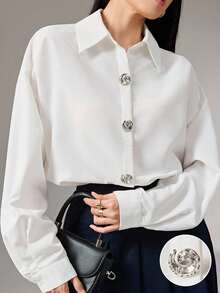 Heiryn 女士超大款金属扣都市通勤衬衫，返校季，秋季女装 - 白色 - 查看 3