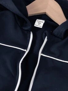 SHEIN Playful Pals 2 件套年轻男孩连帽卫衣和裤子套装，秋冬新款，黑色连帽衫搭配白色撞色条纹，黑色裤子，舒适休闲装，适合日常穿着，适合家庭/兄弟姐妹穿着 - 藏蓝色 - 查看 5