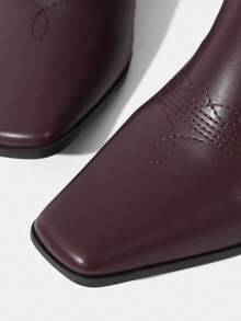Styleloop Botas de tacón grueso con punta cuadrada y bordado blanco de PU para mujer, de estilo fashionable, adecuadas para Halloween, Navidad, fiestas, festivales de música, otoño y uso diario - Marrón Chocolate - Ver 5