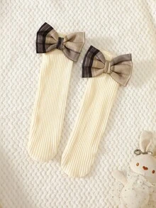SHEIN Pelele de manga larga a rayas y a cuadros en beige para recién nacidos, con diadema y calcetines a juego. Nuevo estilo de tela cómoda y elegante para otoño e invierno, adorable. - Beis - Ver 4