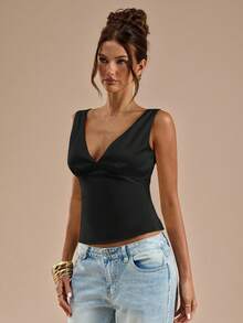 SHEIN BAE Solid V-Neck Slim Fit Tank Top, Suitable For Vacation, Beach , Music Festival , Brunch, Wedding Guest , Bridesmaid , Spring/Summer, Black Top - Black - View 4