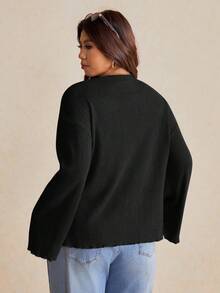 Elaquor 秋冬加大码仿珍珠纽扣深 V 领喇叭袖针织外套曲线开衫 - 黑色 - 查看 3