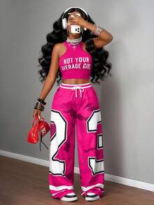 Slaydiva 2025新款夏季休闲截图性感运动风球服圆领工字背心口号Logo白色字母印花截角红色背心+阔腿裤长裤23号红色迷彩条纹印花梭织裤女士两件套套装-B - 玫紅色 - 查看 9