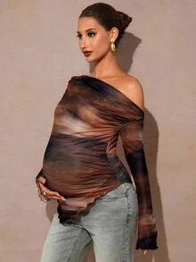 MaterniChic 孕妇斜肩长袖荷叶边下摆T恤