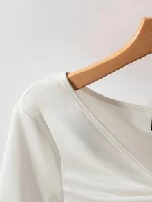 GlowEve Damen modisches einfarbiges französisches Off-Shoulder Shirt mit Schleife, plissiert, vielseitig einsetzbar für Alltag, Ausgehen, Date, Party, Langarm T-Shirt