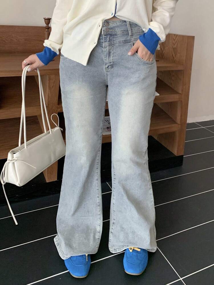 Dazy Plus Plus Size Women Casual Stretch Flare Jeans With Bowknot Pocket Decor, Light Wash, Suitable For All Seasons