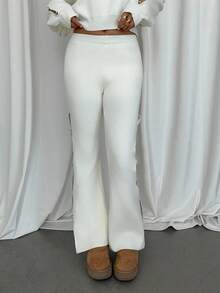 SHEIN EZwear Pantalones largos de punto con diseño calado y hebilla metálica para mujer en otoño/invierno - Blanco - Ver 3