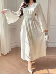 DAZY Váy dài vừa phải, tay loe, cổ chữ V màu trơn, nhún eo thanh lịch dành cho nữ - trắng - Xem 8