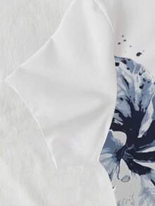 INAWLY Elegant Vacation-Style Blue Floral Print Comfortable Women's Slim-Fit V-Neck T-Shirt, Perfect For Spring And Summer. Fashion Statement, Ideal As A T-Shirt Holiday Gift. Sibling Gift, Sister Gift, Mom Gift, Casual Minimalist Fashion Top.