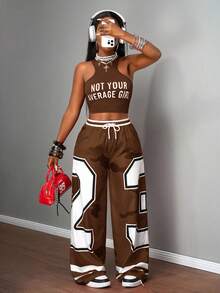 Slaydiva 2025新款夏季休闲截图性感运动风球服圆领工字背心口号Logo白色字母印花截角红色背心+阔腿裤长裤23号红色迷彩条纹印花梭织裤女士两件套套装-B - 棕色 - 查看 8
