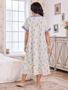 CottageSlumber Robe de nuit à fleurs avec volants de contraste pour femmes grandes tailles, col rond, manches courtes. Robe de nuit fleurie avec volants, robe de nuit d'été pour femmes