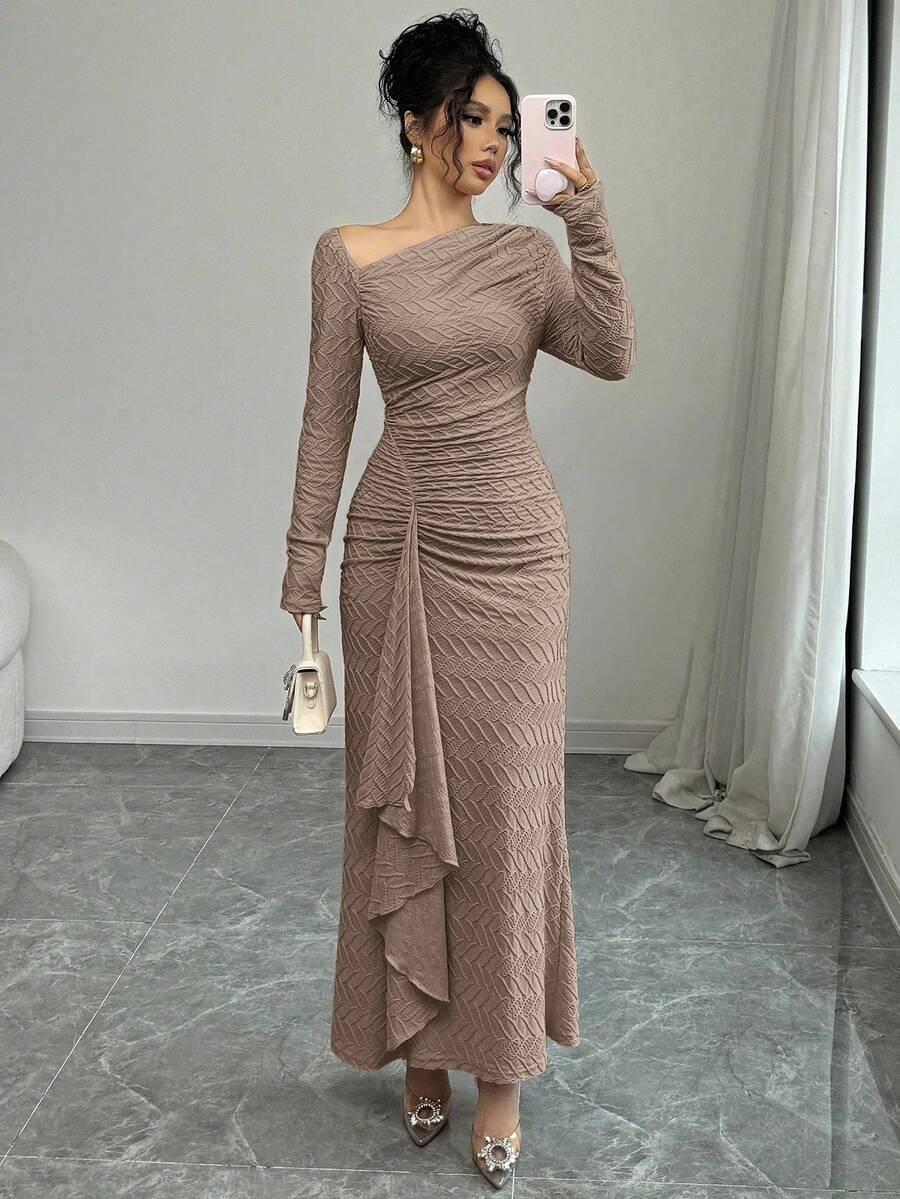 Elenzga 女士优雅时尚通勤迷人长袖不对称领口收腰褶饰紧身纯色纹理针织长裙 - 咖啡 - 查看 1