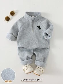 Cozy Pixies Bộ 2 món/Bộ quần áo nỉ và áo hoodie trơn màu đơn giản thoải mái cho bé trai, áo len dài tay màu xám và quần nỉ, kiểu dáng cơ bản đa năng, thích hợp mặc trong nhà, ngoài trời, hàng ngày, thể thao, vui chơi, tiệc tùng, chụp ảnh, ngày lễ, thiết kế hình ngựa thêu - Xám - Xem 1