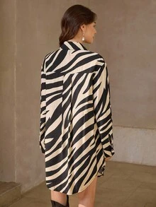 Wildy 女式夏季条纹休闲舒适衬衫裙，立领、口袋、侧开衩、不对称下摆，蓝白相间 - 黑色 - 查看 2