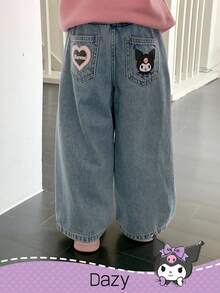 DAZY HELLO KITTY AND FRIENDS | SHEIN 少女字母卡通图案贴袋休闲牛仔裤 - 淺色水洗藍 - 查看 5
