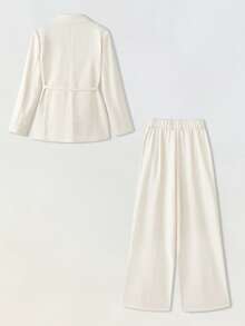 Maija Ensemble tailleur femme à double boutonnage, veste à col cranté et pantalon, couleur unie. Tenue élégante pour femme, costume femme, blazer femme. Tenue décontractée chic pour le bureau, les loisirs et le travail. Idéal pour les femmes, les enseignantes et les professionnelles. - Nude - Voir 2