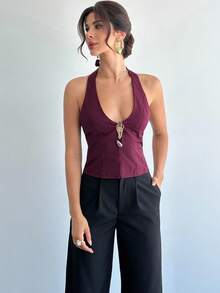 Firerie Top curto feminino com decote em V profundo, assimétrico, fivela de metal, frente única, costas nuas, moderno, chique, sexy, adequado para deslocamento, primavera/verão/outono, elegante, escritório, trabalho, professoras