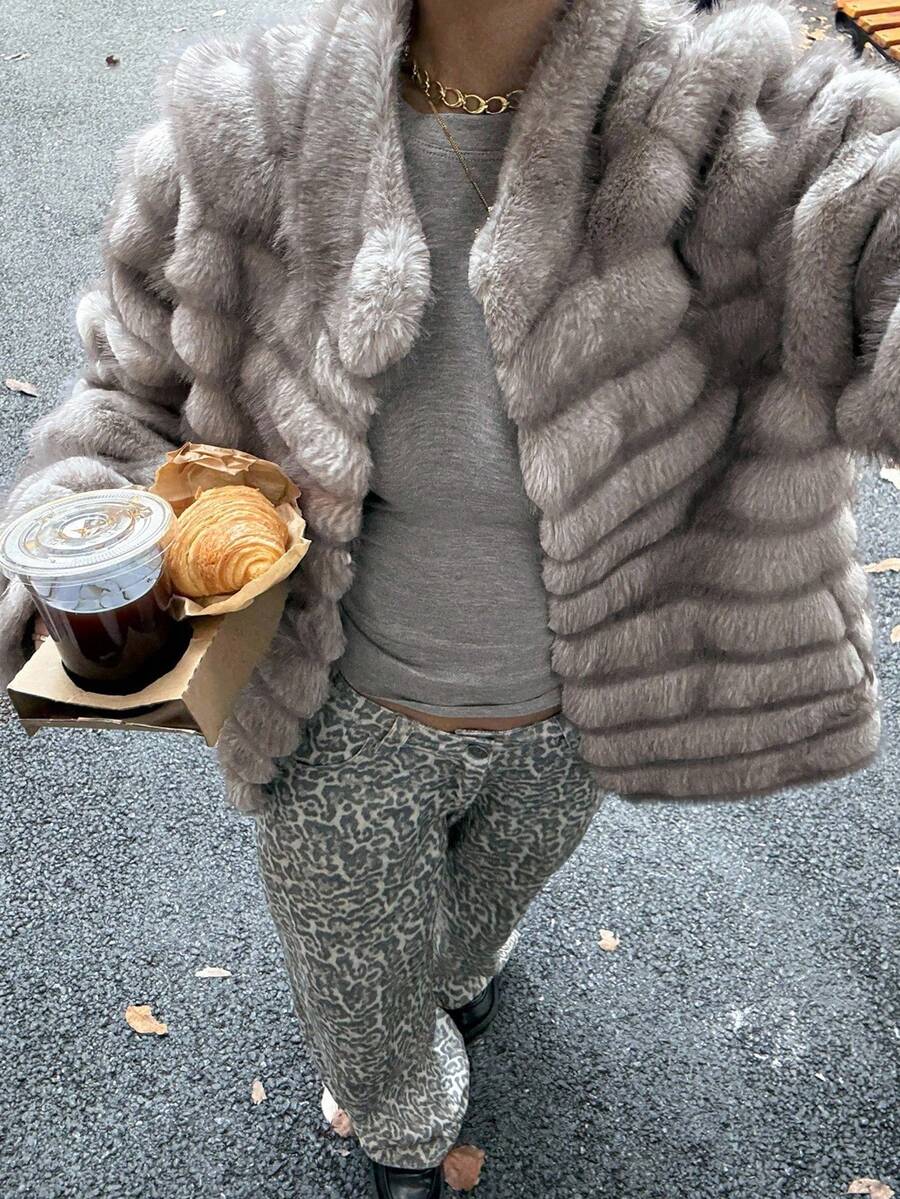 DAZY 女士短款仿皮草外套，秋冬女式外套 - 米色 - 查看 1