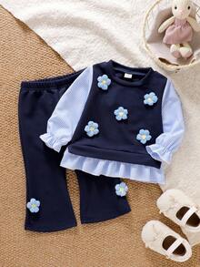 SHEIN Conjunto de 2 piezas de ropa para niñas bebé con top de manga larga a rayas con decoración floral azul cómodo y elegante, combinado con pantalones casuales acampanados azules