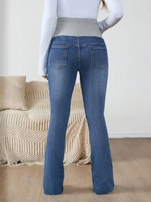 SHEIN 孕妇装 秋季 秋冬 万圣节 圣诞节 国庆节 2000年代 街头风 生日 夜店 外出 俱乐部 裤装 机场 商务休闲 女装 乡村 复古 朴素 老钱 商务休闲 女装 工作 女教师 教堂 女装 保暖内衬牛仔裤 休闲水洗喇叭蓝色牛仔裤 时尚孕妇喇叭牛仔裤 女款罗纹高腰拼接弹力牛仔喇叭裤 适合准妈妈 - 藍色 - 查看 2