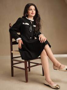 SHEIN 青少年女孩优雅复古荷叶边领扣前系带蝴蝶结装饰黑色长袖贴身迷你连衣裙，搭配秋冬夹克 - 黑色 - 查看 4