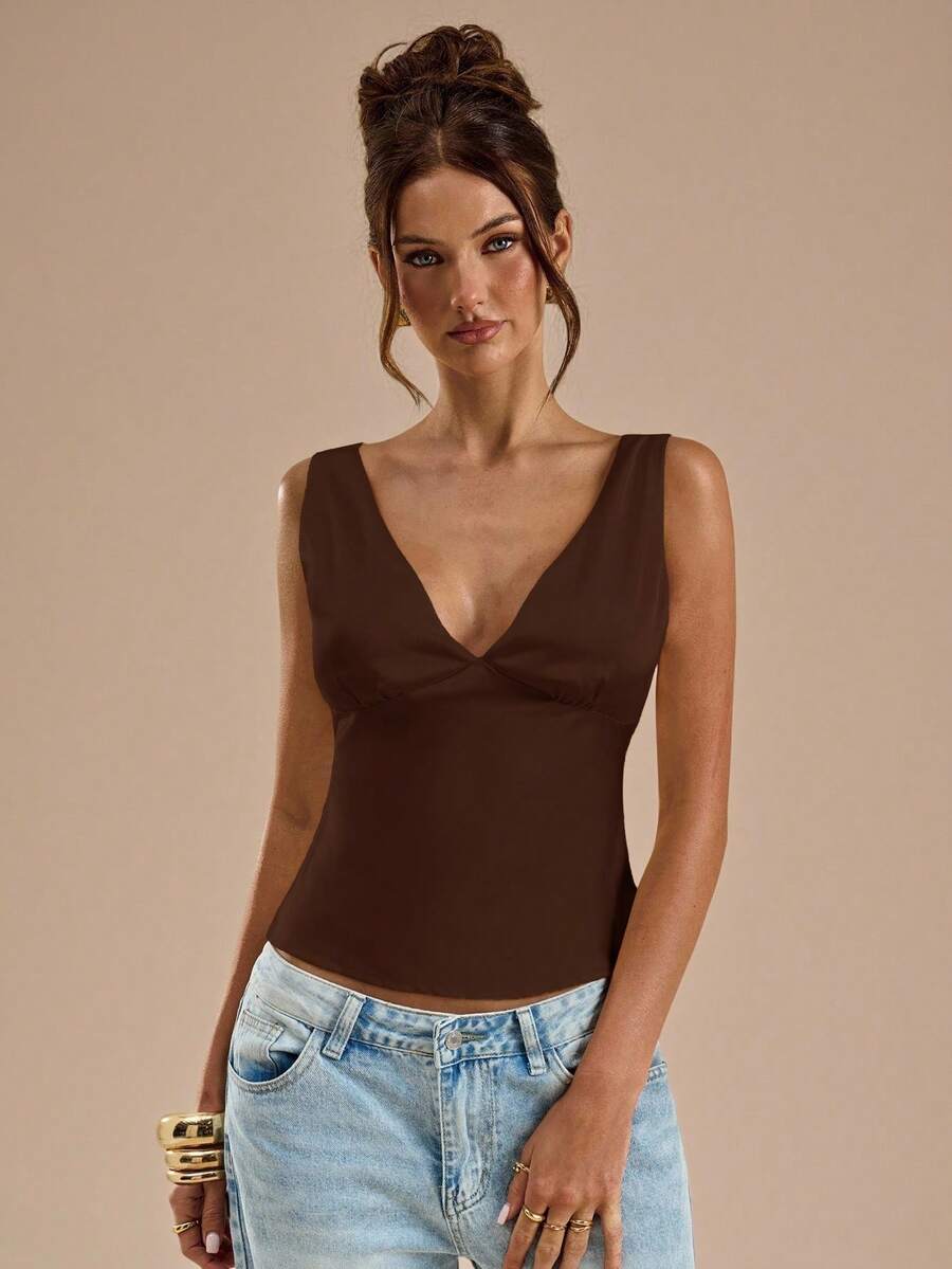 SHEIN BAE 纯色V领修身背心，适合度假、海滩、音乐节、早午餐、婚礼宾客、伴娘、春夏穿着，棕色上衣 - 咖啡棕 - 查看 1