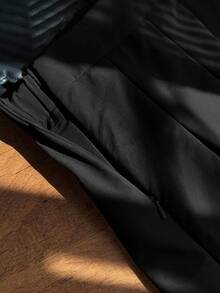 SHEIN EZwear Casual Versatile Solid Color Pleated Plus Size Women Skirt, Collegiate Style - Black - View 3