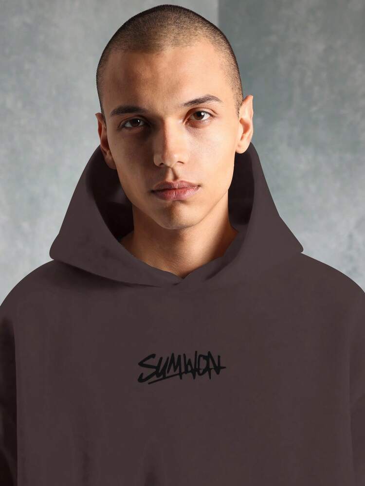 Oversize-Hoodie mit Gothic-Print auf der Rückseite