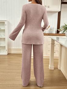 SHEIN 2 件孕妇套装：纯色喇叭袖侧开衩上衣和裤子 2 件孕妇套装 2 件休闲套装女士孕妇装两件套舒适两件套女士毛衣套装 - 粉色 - 查看 2