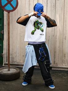 ROMWE MEN TEENAGE MUTANT NINJA TURTLES | ROMWE 男士休闲时尚街头卡通乌龟与字母图案撞色插肩袖宽松T恤，夏季 - 黑與白 - 查看 6