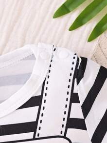 SHEIN Playful Pals 嬰兒男童短袖條紋連體衣，卡通熊貓印花，夏季