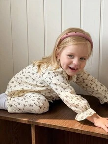 SHEIN Playful Pals 2 pezzi Set di maglietta a maniche lunghe con colletto a volant e stampa floreale e pantaloni per bambine, adatto per autunno/inverno, da indossare in casa o all'aperto - Albicocca - Visualizzare 6